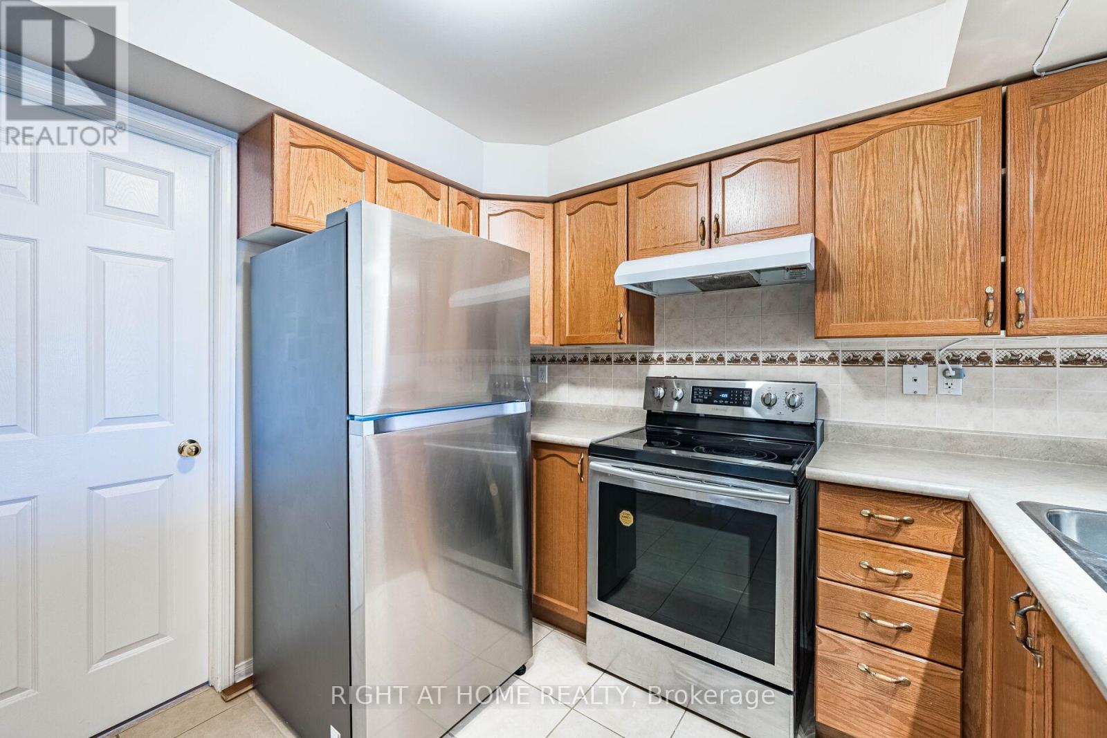 #40 200 MCLEVIN AVENUE - 11