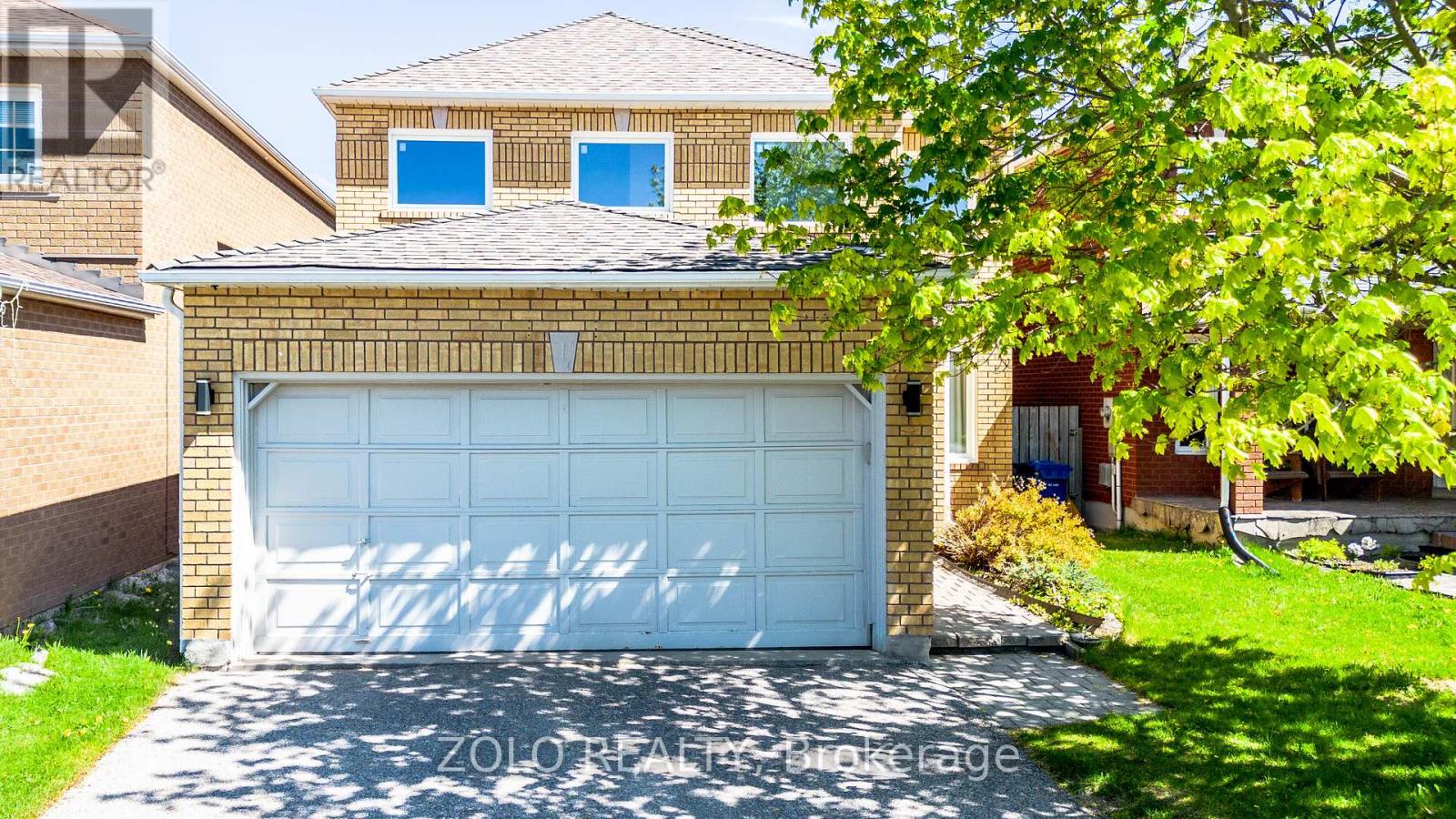 308 HOWARD CRESCENT - 1