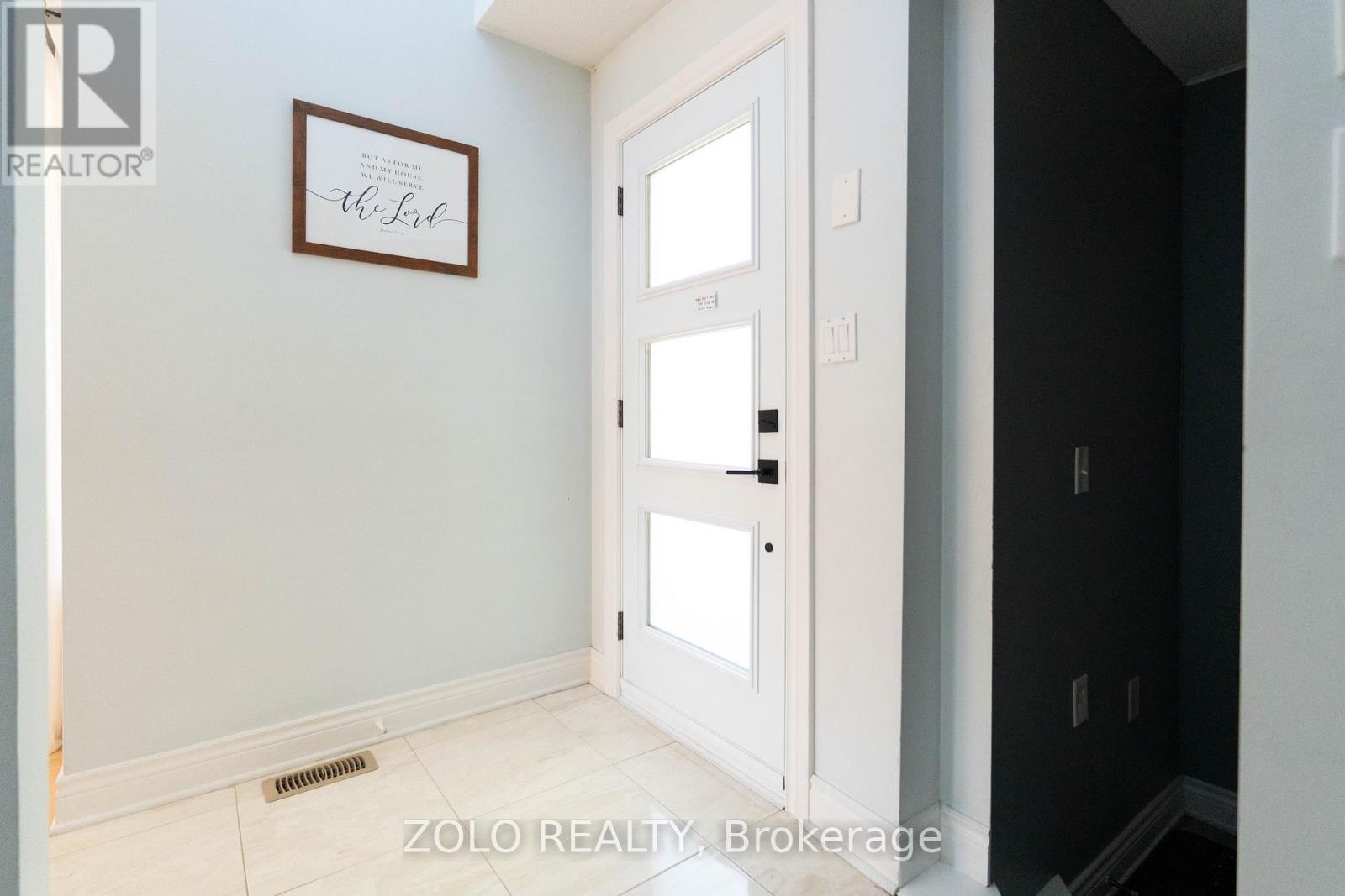308 HOWARD CRESCENT - 3