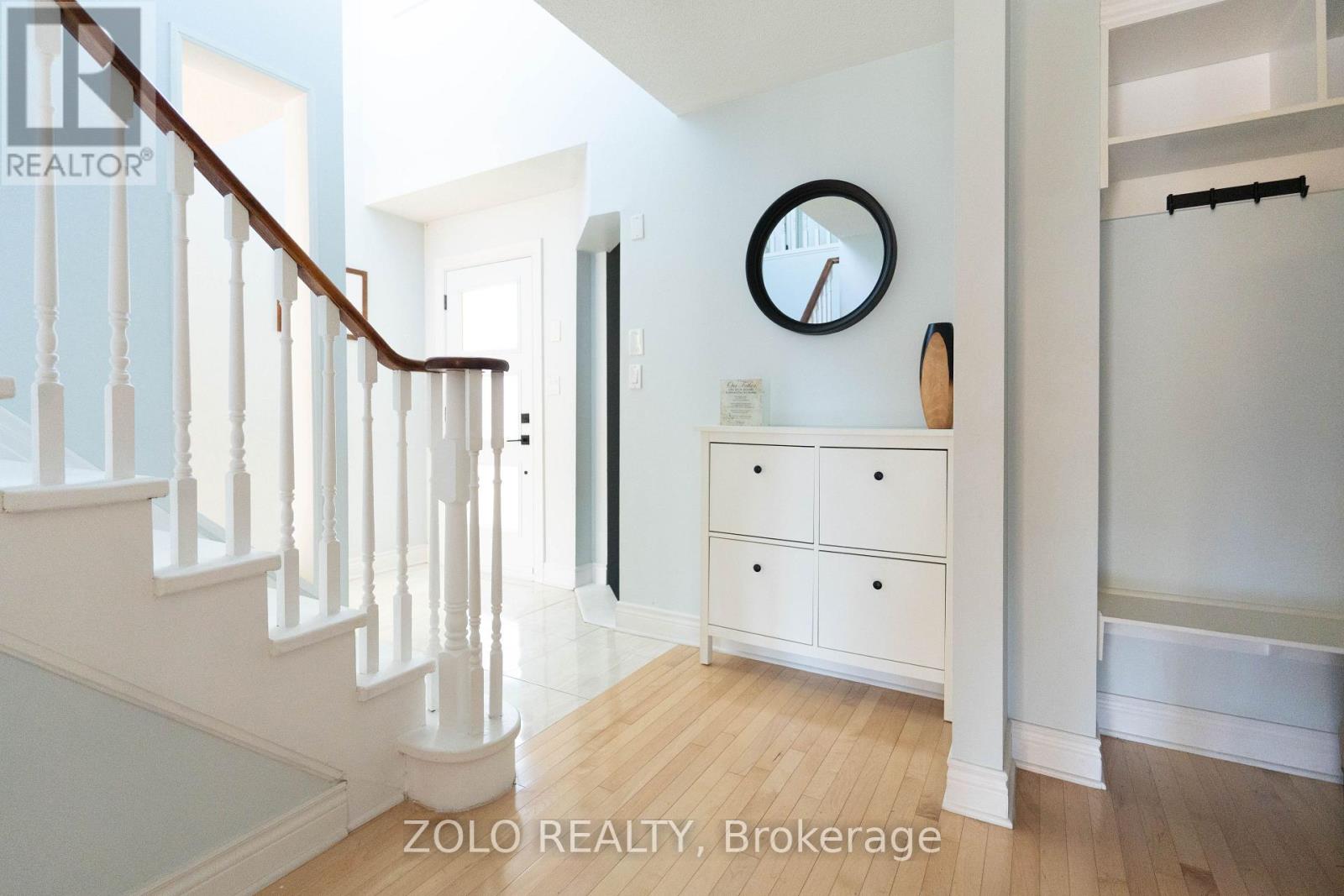 308 HOWARD CRESCENT - 4