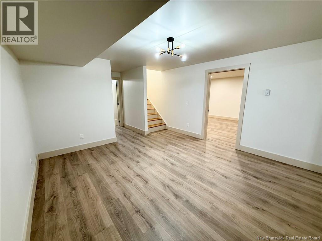 3 Hatt Crescent - 16