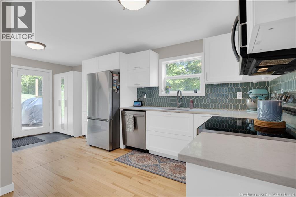 3437 Loch Lomond Road - 14