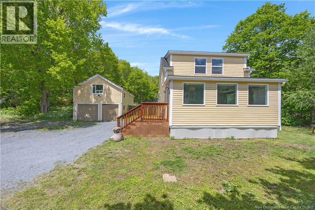3437 Loch Lomond Road - 3