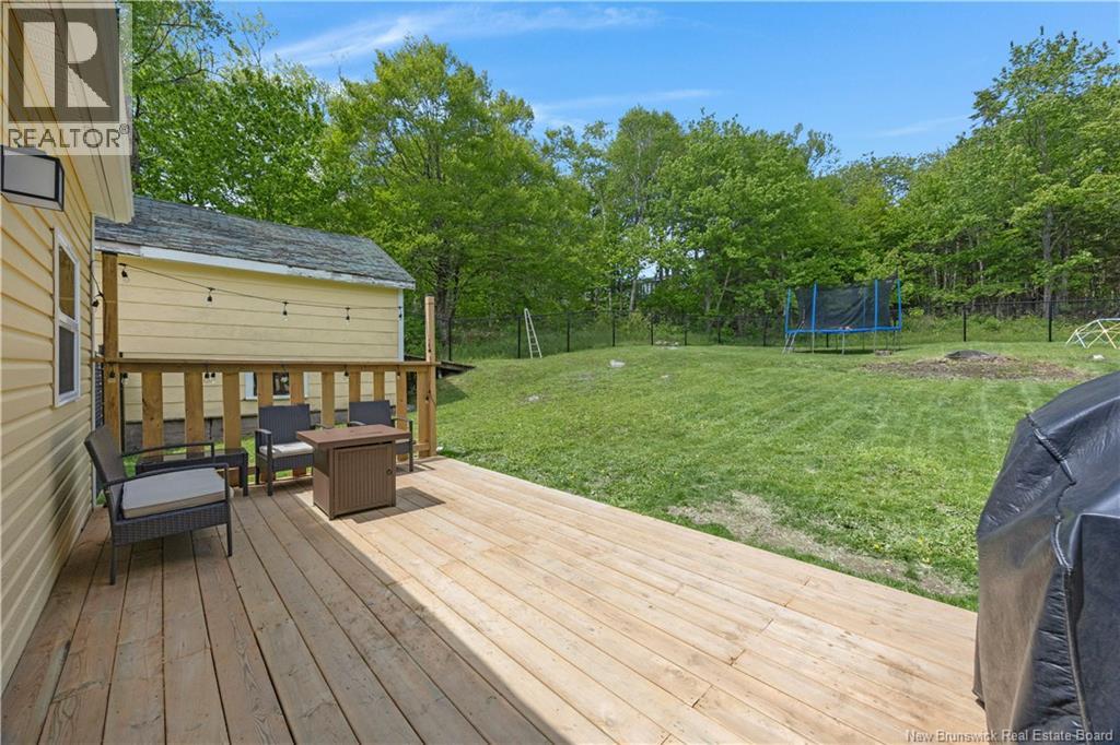 3437 Loch Lomond Road - 32