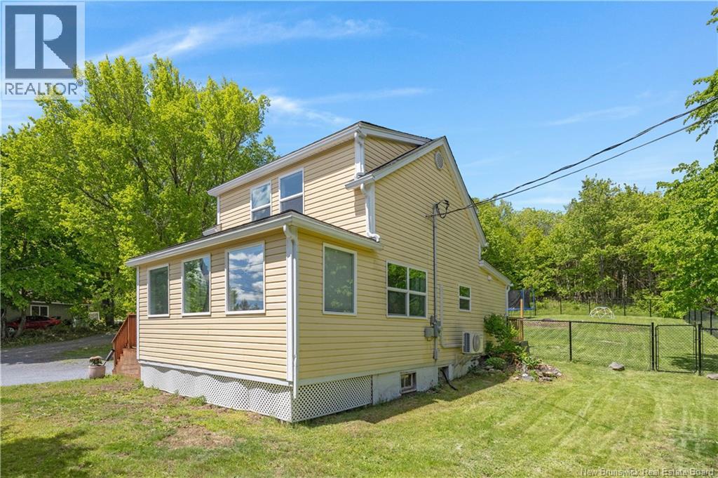 3437 Loch Lomond Road - 4