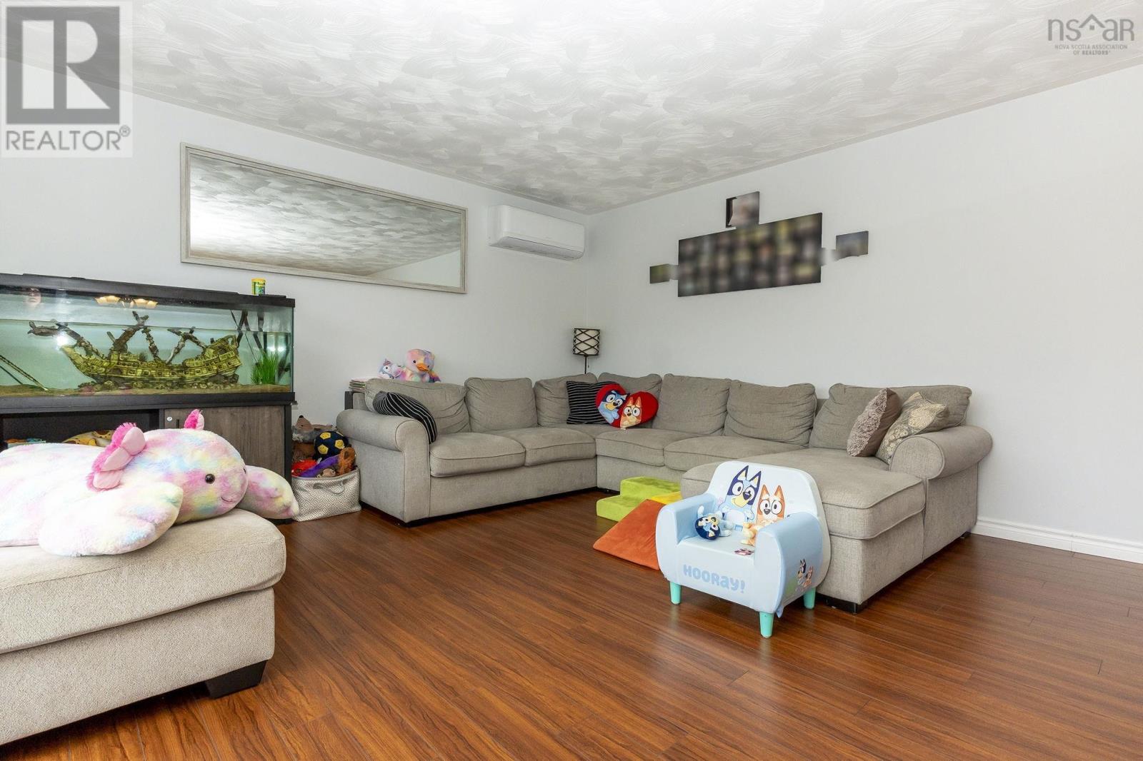 861 Julie Drive - 6