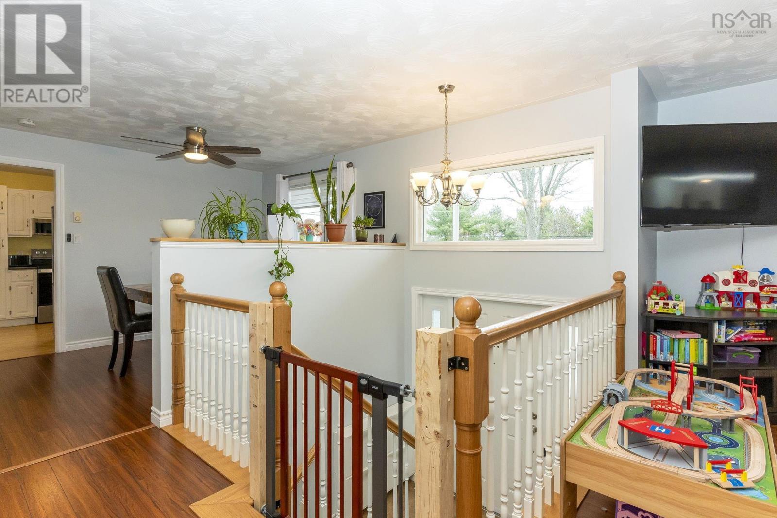 861 Julie Drive - 7