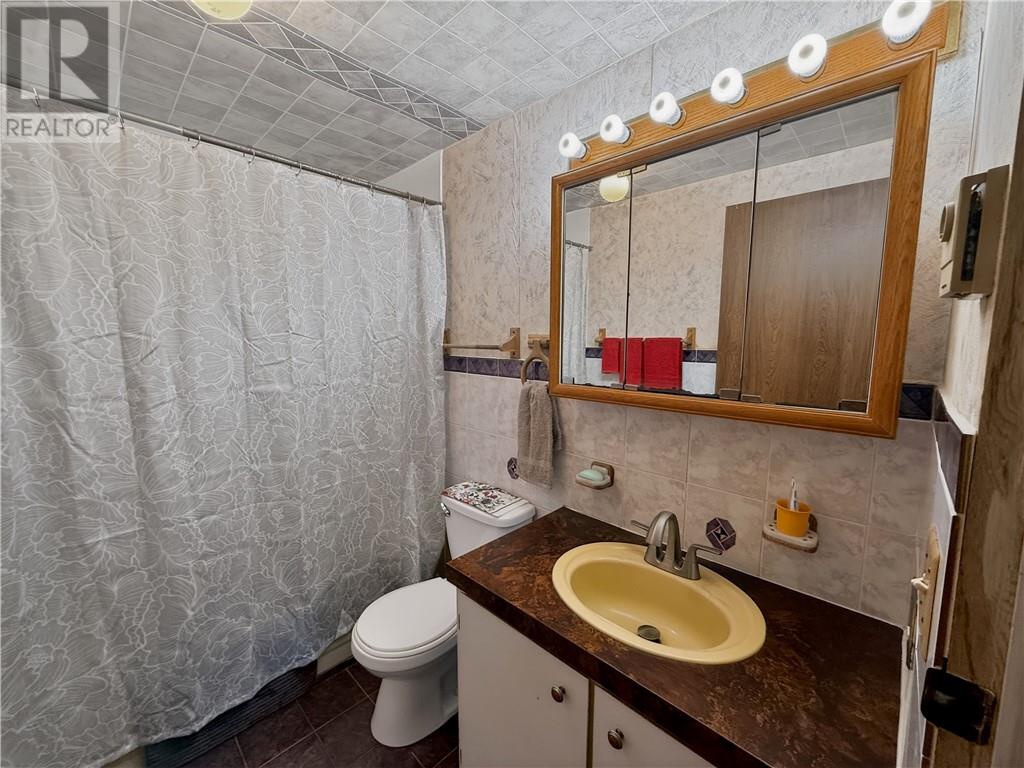 151 Graham Road - 25