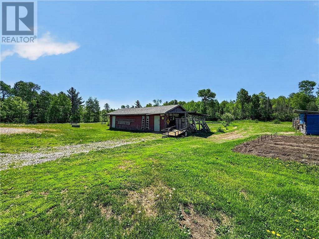 151 Graham Road - 39