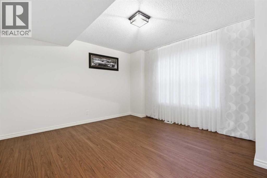 46 Bridleglen Manor SW — photo 6