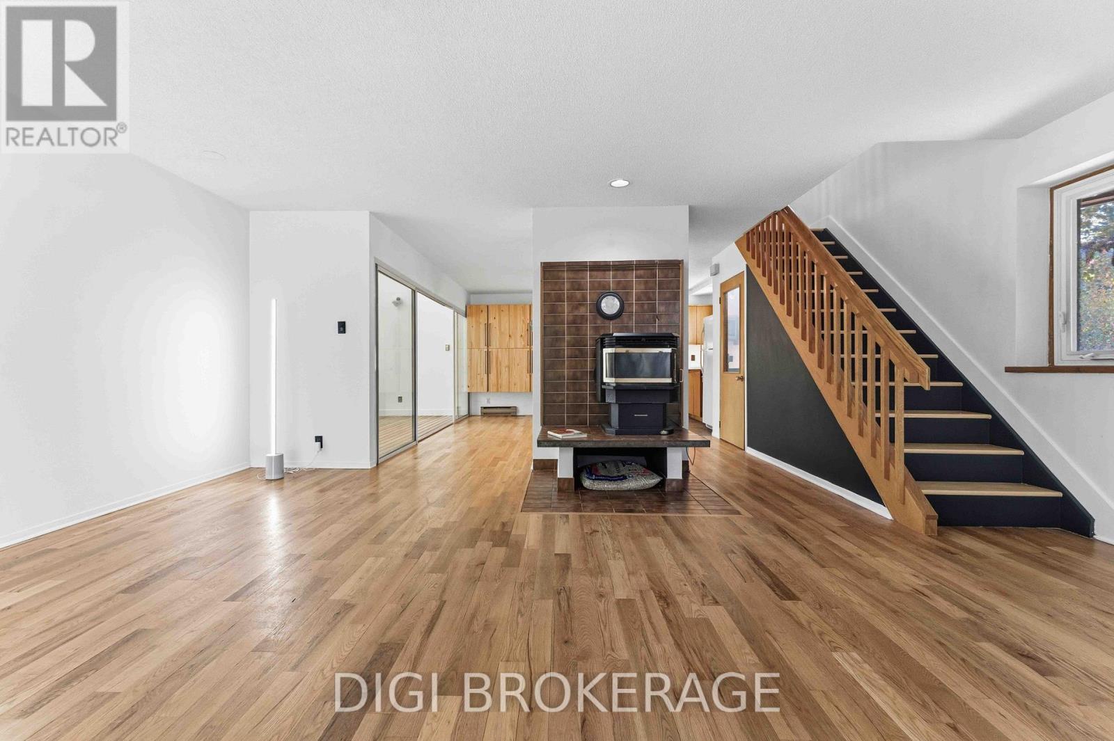 332 IONA STREET - 10