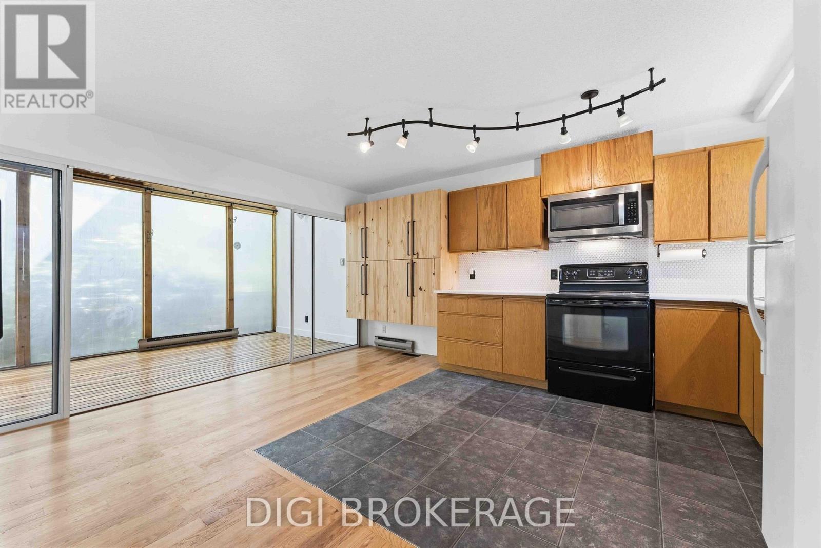 332 IONA STREET - 16