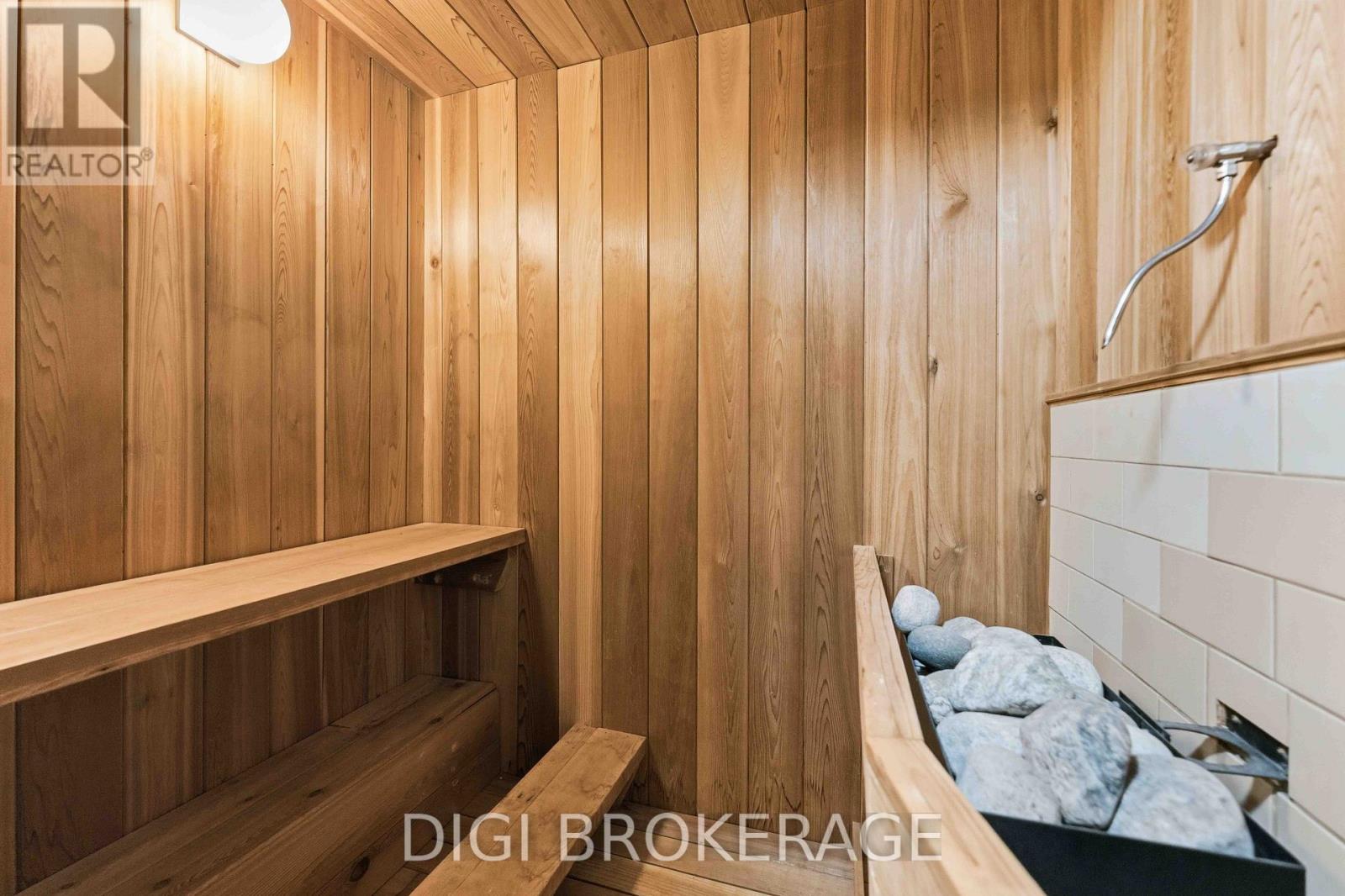 332 IONA STREET - 43