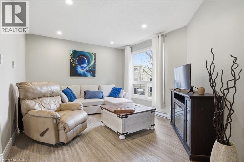#46 60 ELMSDALE Drive - 16