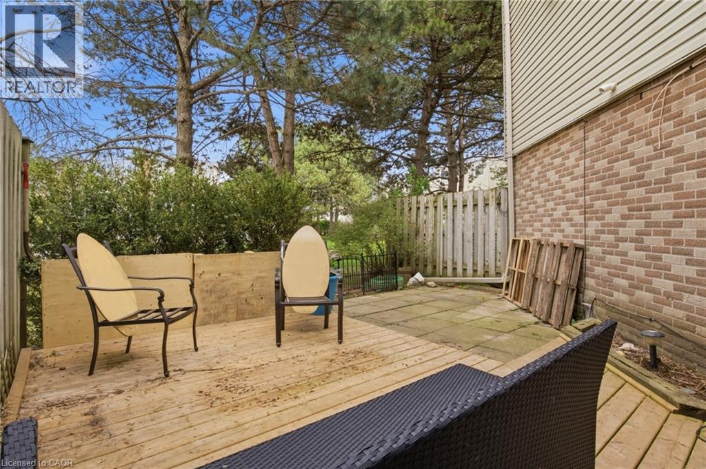 #46 60 ELMSDALE Drive - 33