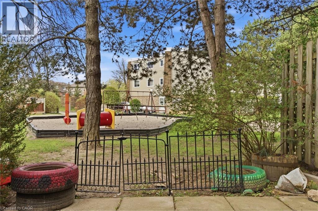 #46 60 ELMSDALE Drive - 39