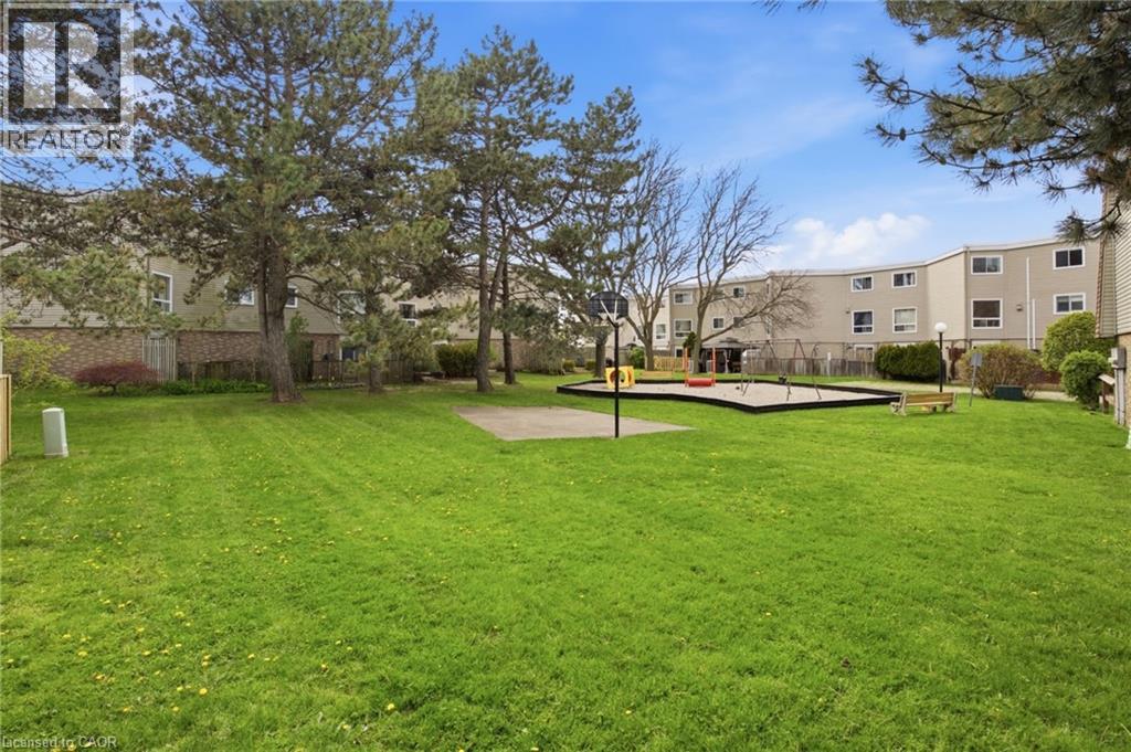 #46 60 ELMSDALE Drive - 41