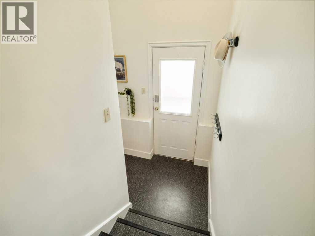 1118 14 Street S — photo 25