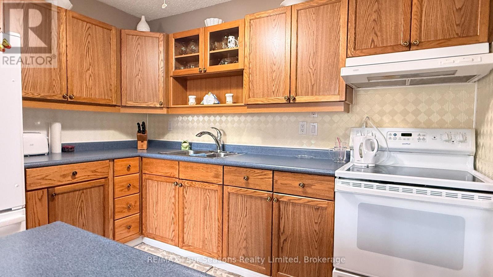 #50 303 WATERLOO STREET - 17