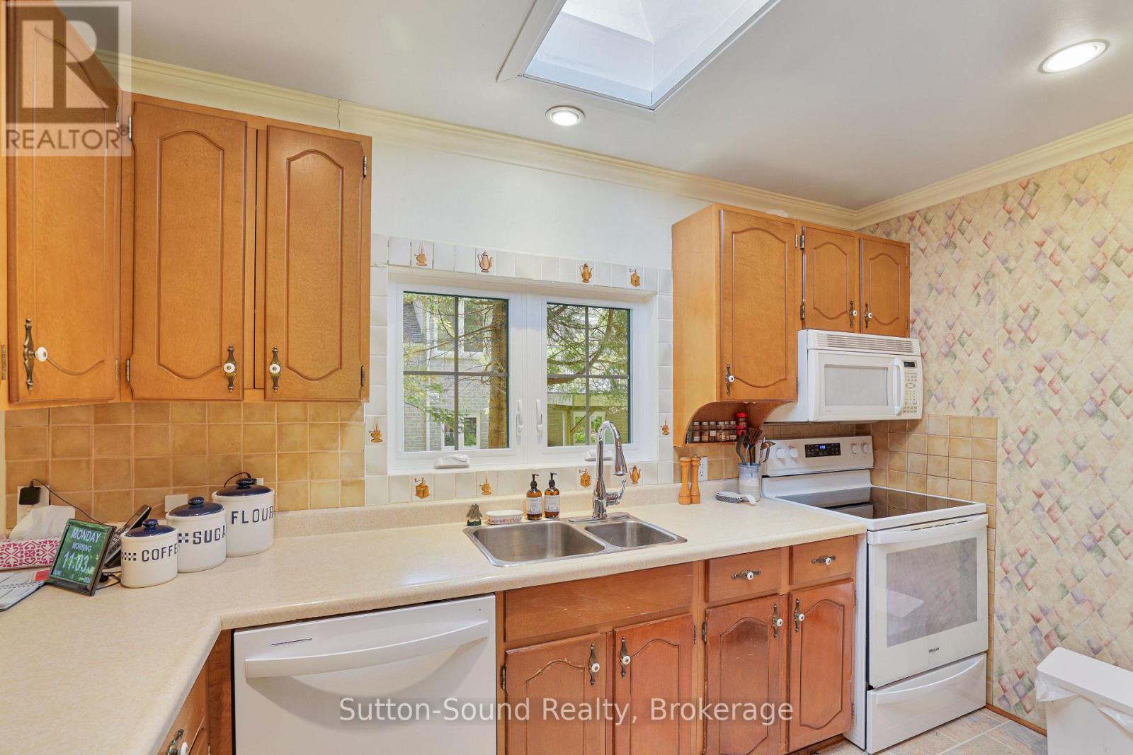 419 SECOND AVENUE N - 16