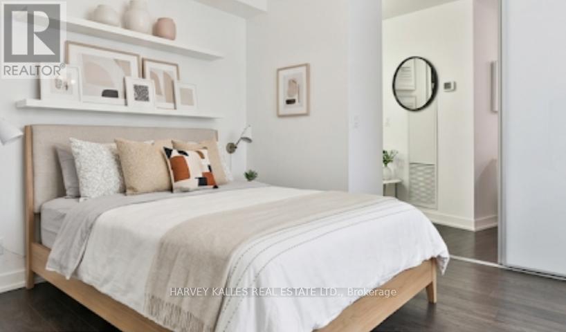 #741 1830 BLOOR STREET W - 13