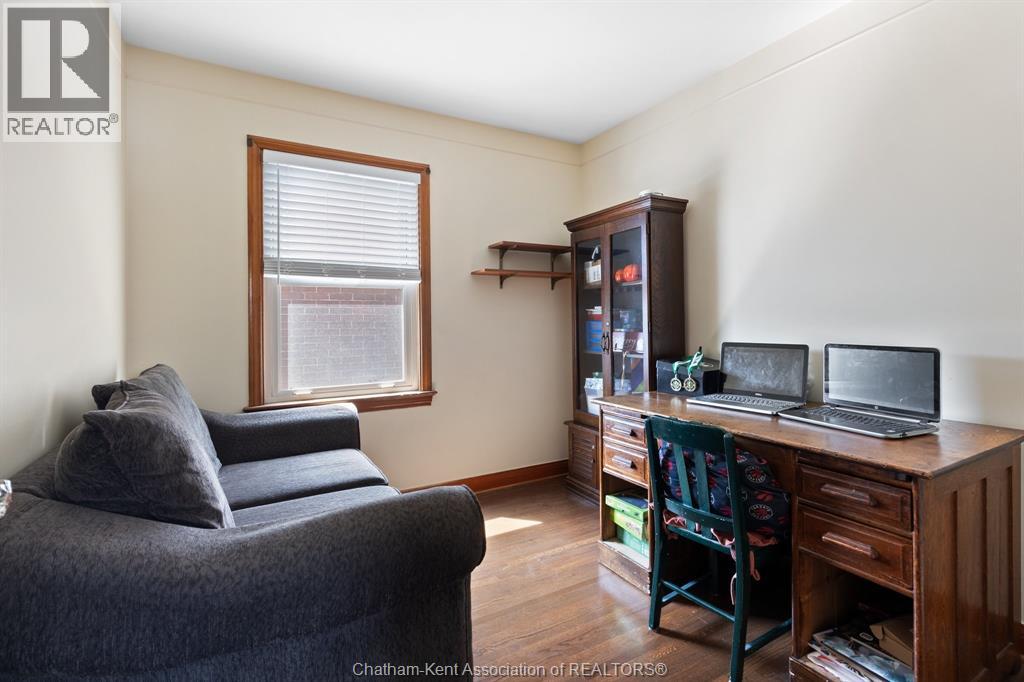 1402 Elsmere AVENUE - 18