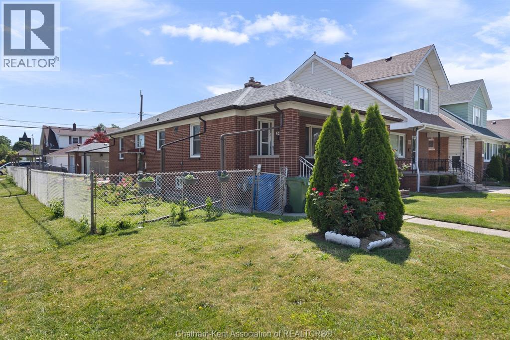 1402 Elsmere AVENUE - 30