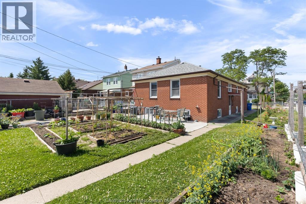1402 Elsmere AVENUE - 33