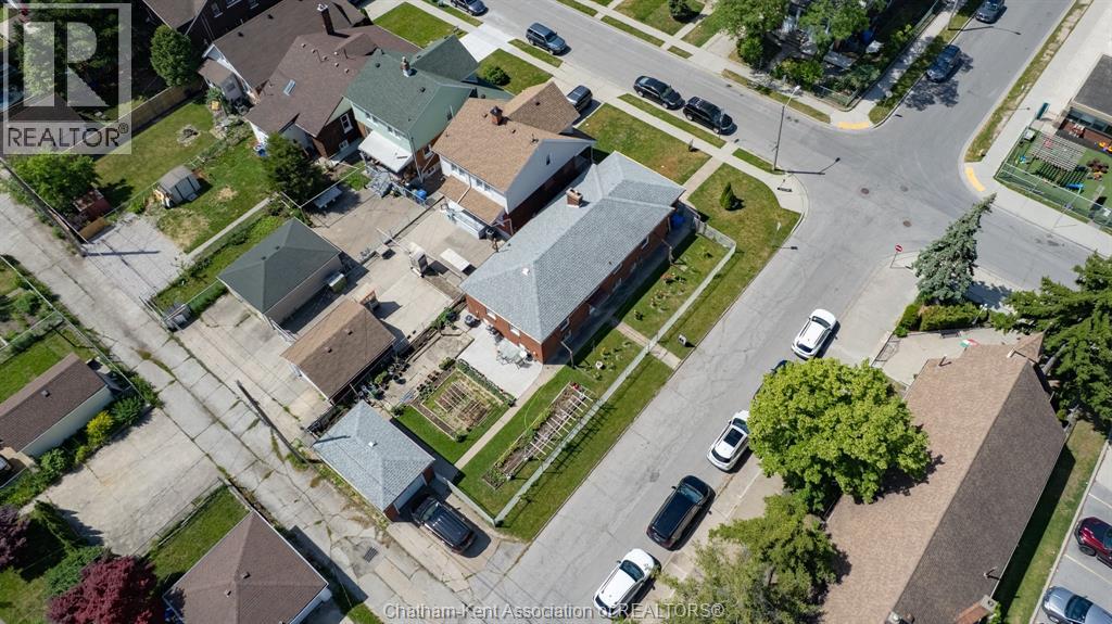 1402 Elsmere AVENUE - 4
