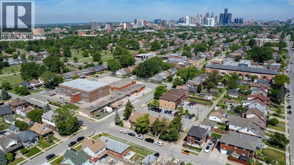 1402 Elsmere AVENUE - 5