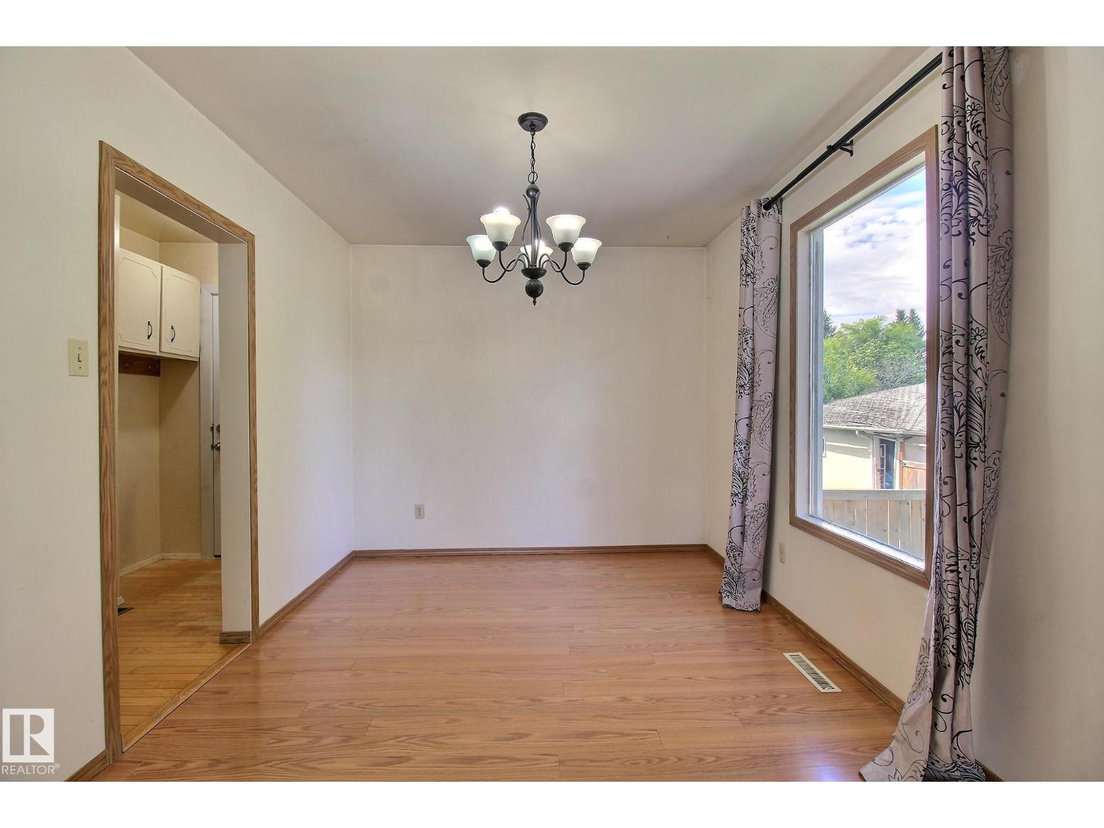 10803 40 AV NW — photo 10