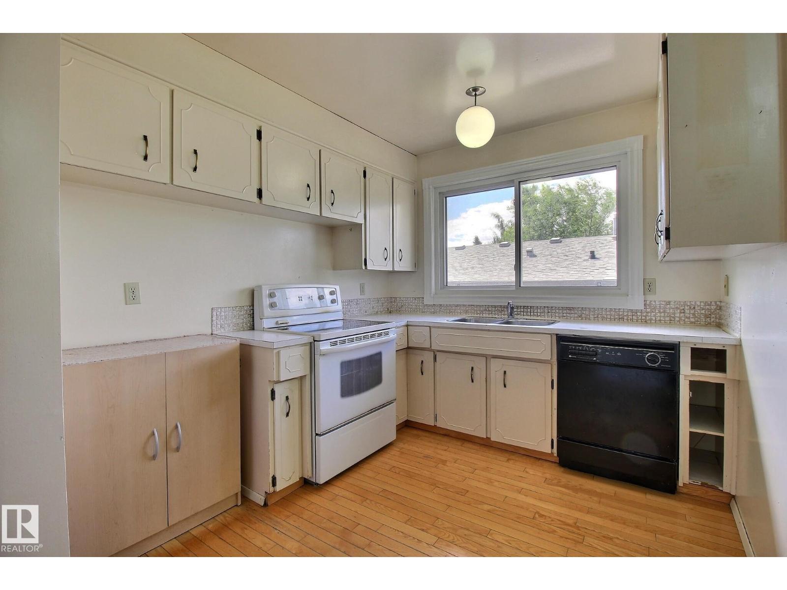 10803 40 AV NW — photo 11