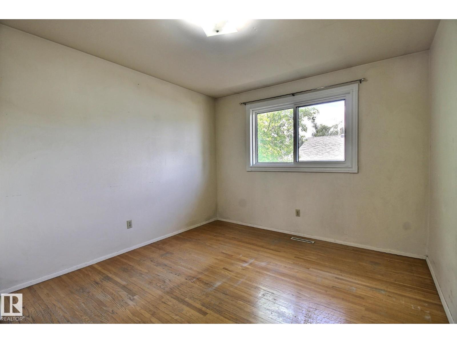 10803 40 AV NW — photo 15
