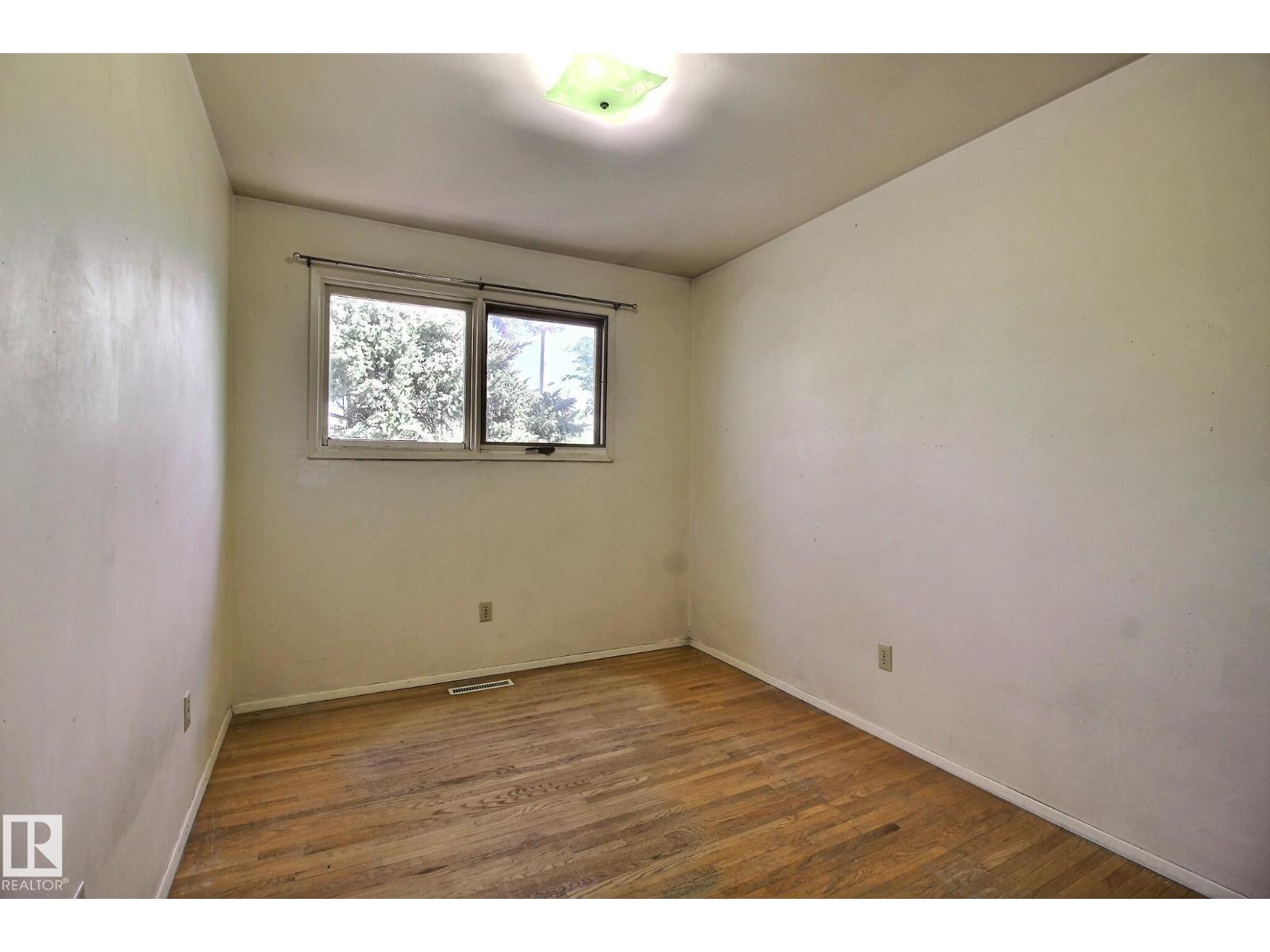 10803 40 AV NW — photo 16