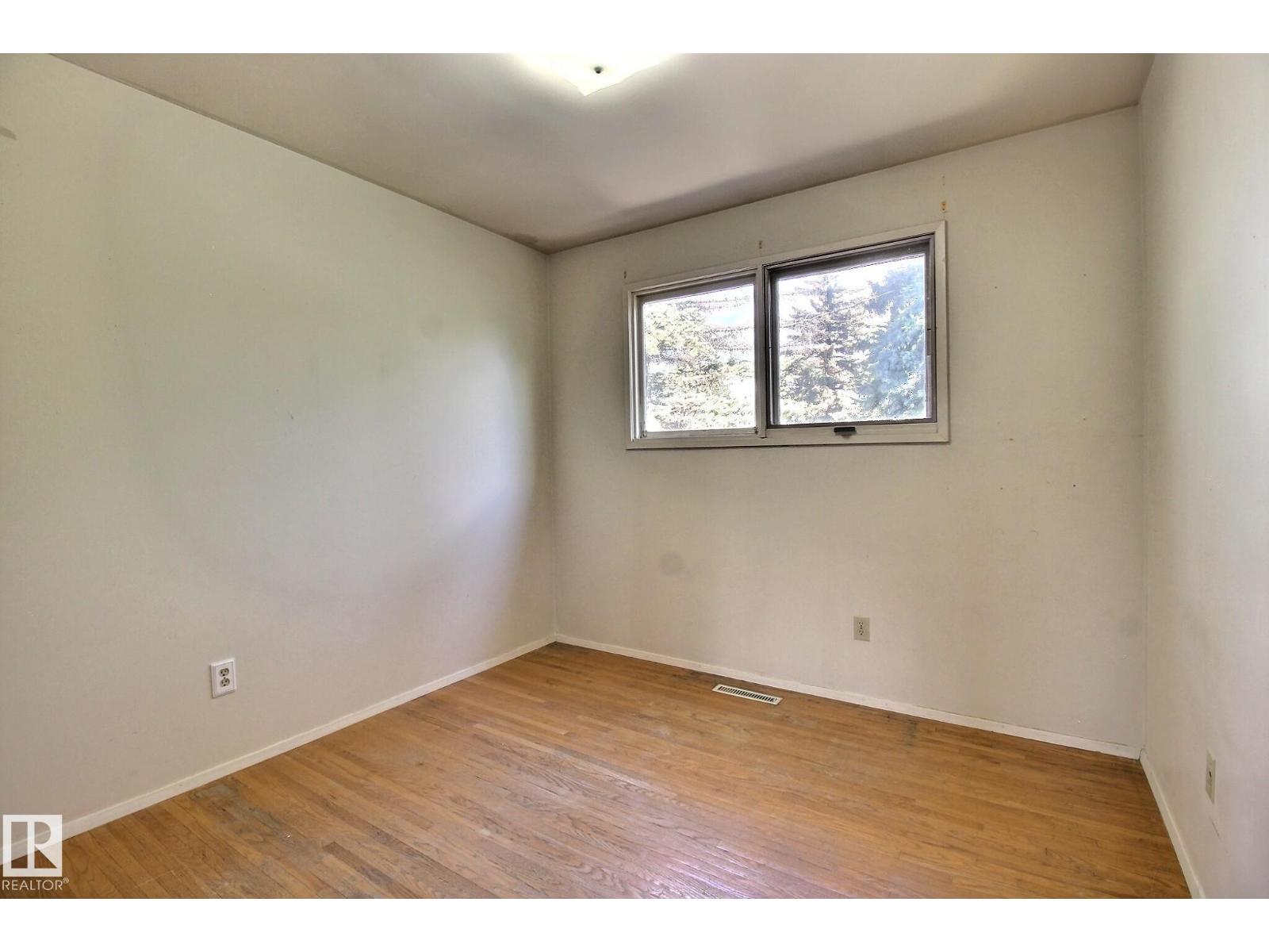 10803 40 AV NW — photo 17