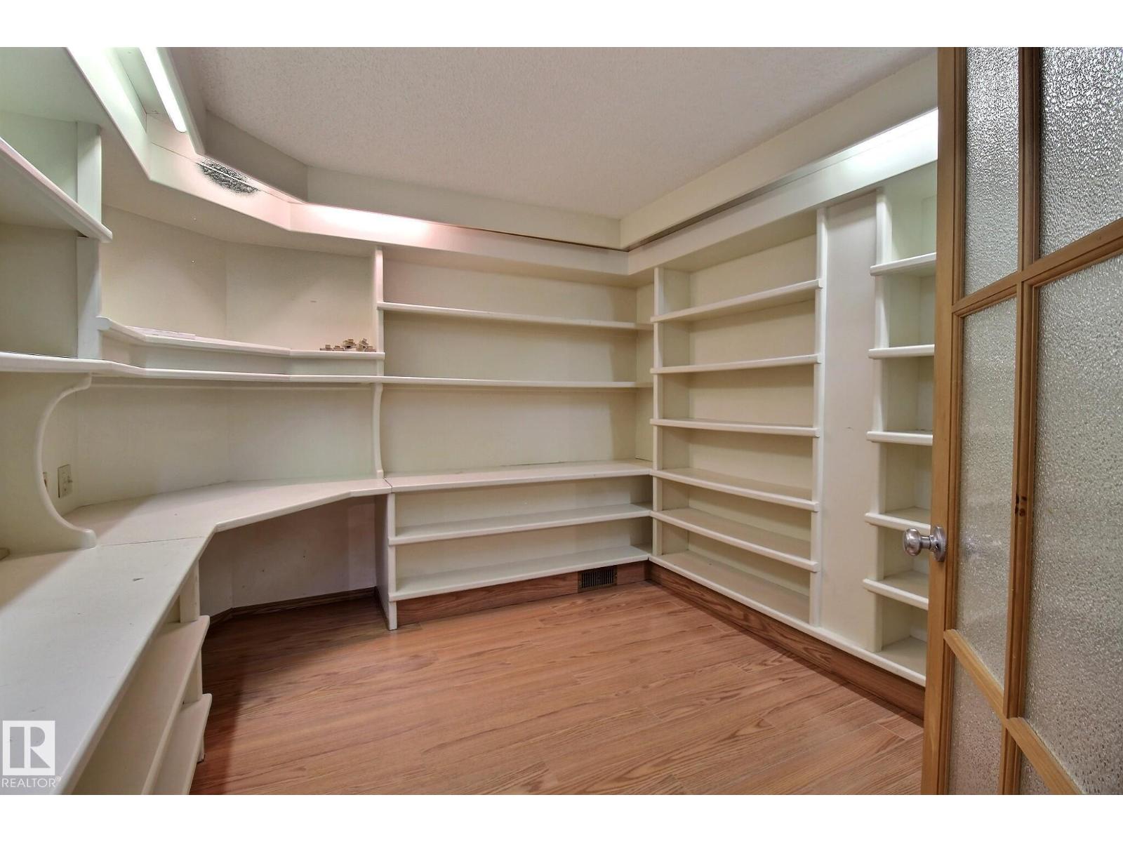 10803 40 AV NW — photo 22