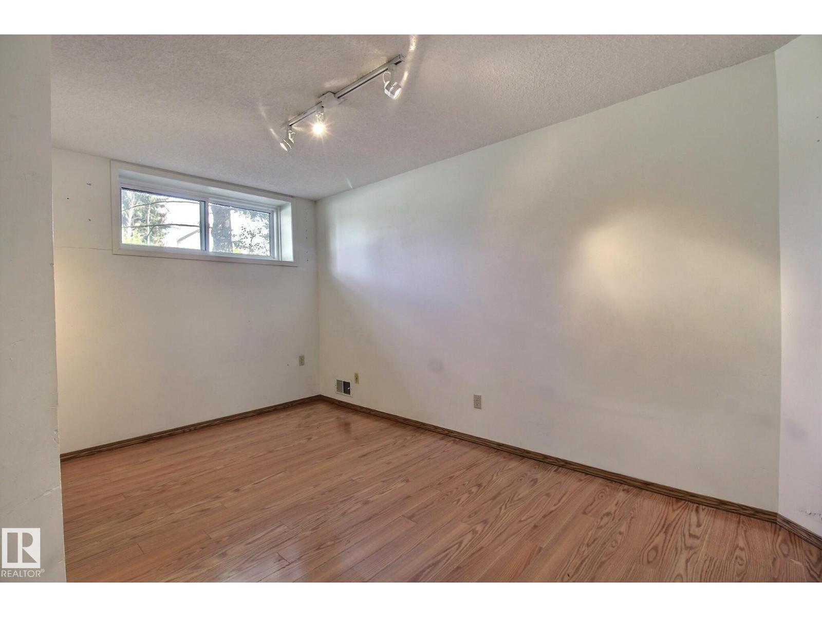 10803 40 AV NW — photo 23