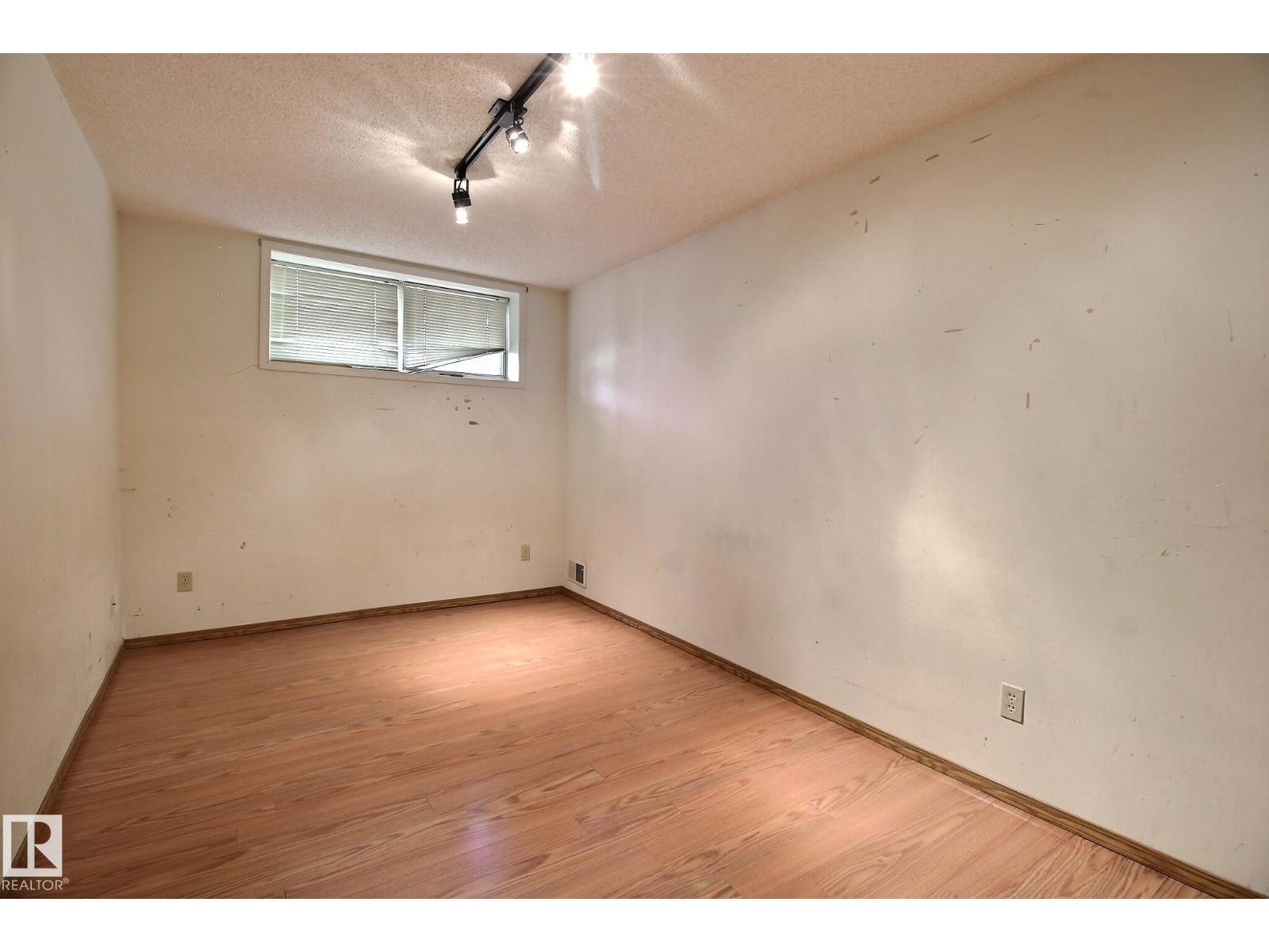 10803 40 AV NW — photo 24