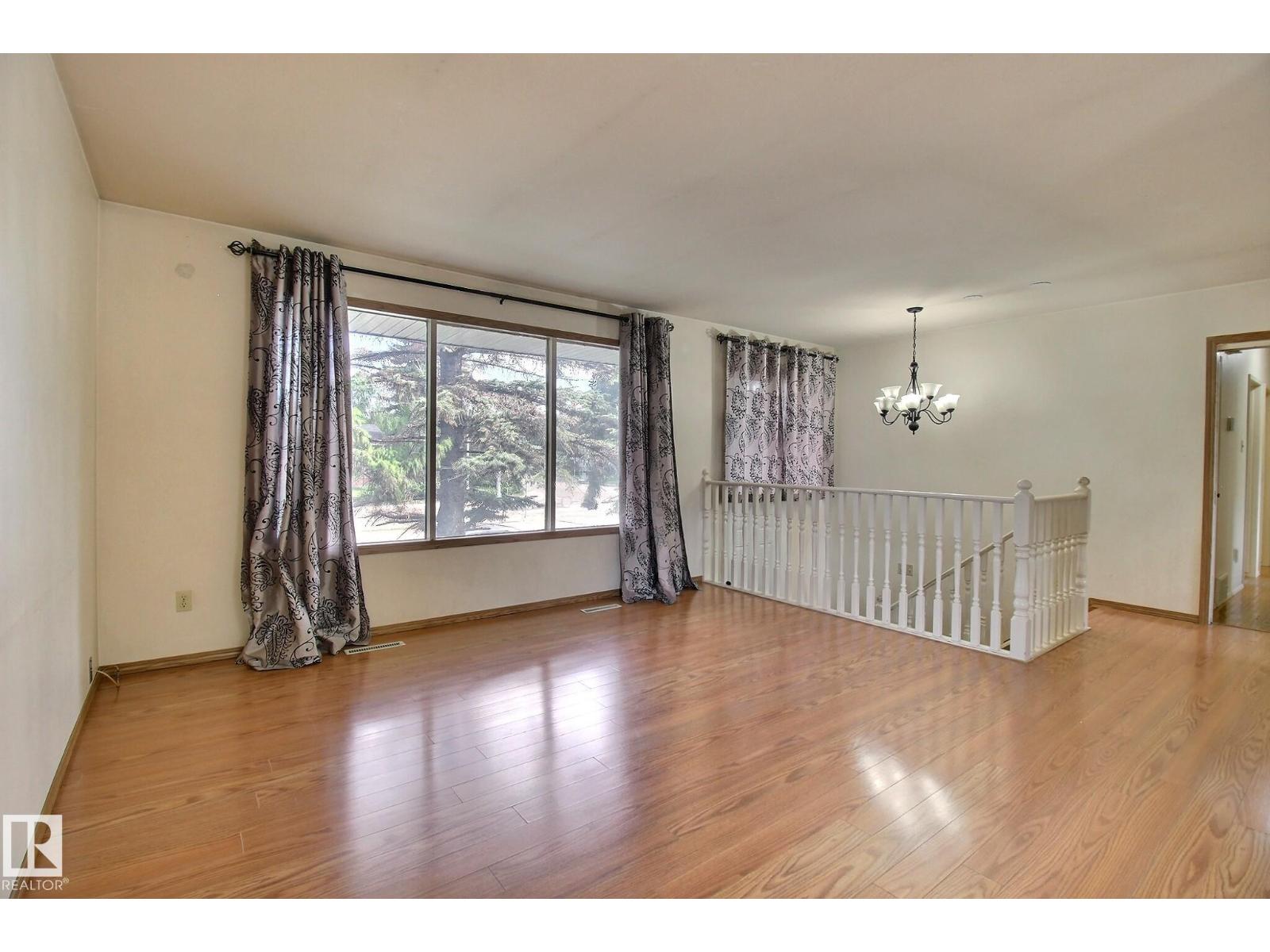 10803 40 AV NW — photo 7