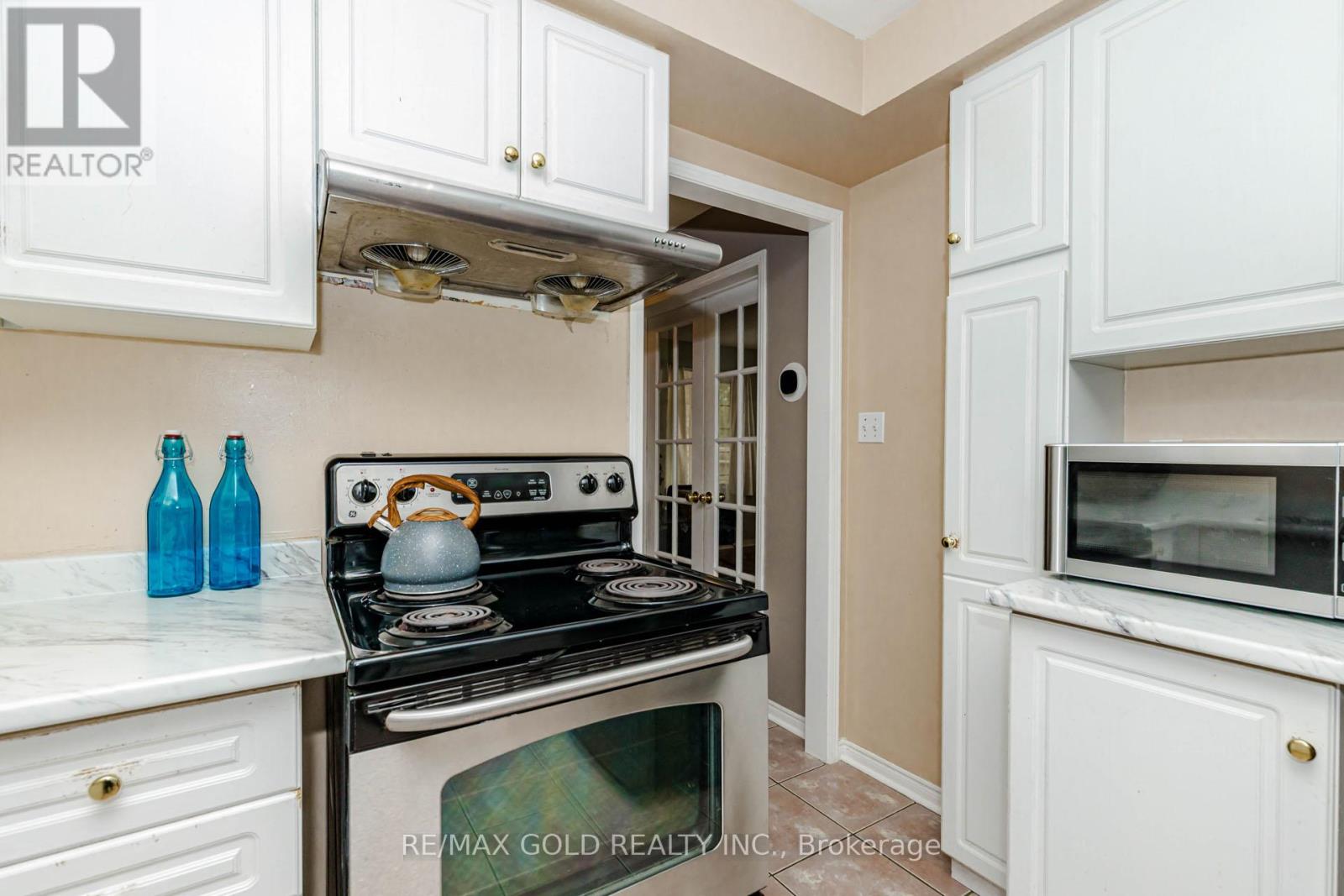 34 WHITE TAIL CRESCENT - 11