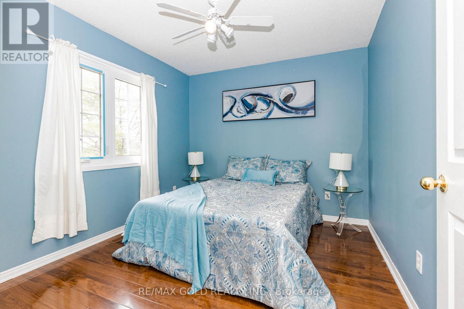 34 WHITE TAIL CRESCENT - 20
