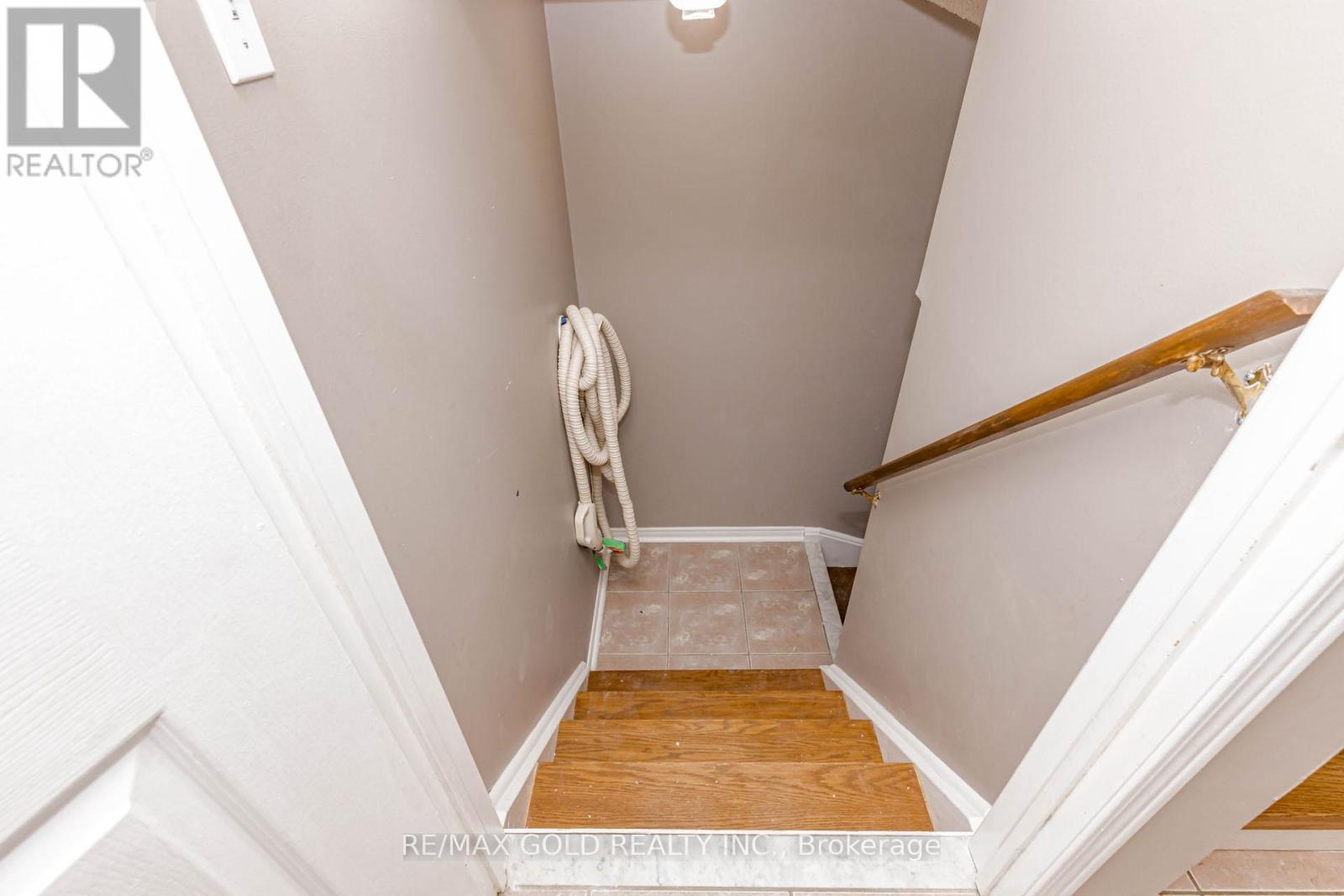 34 WHITE TAIL CRESCENT - 21