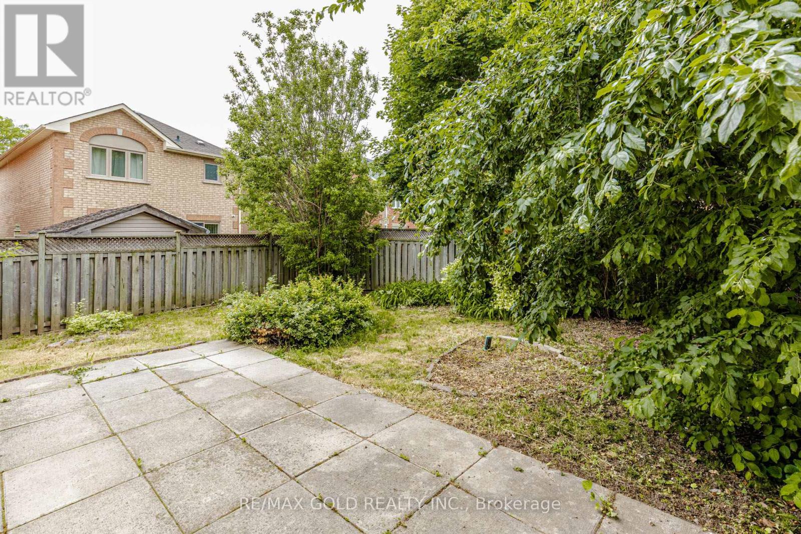34 WHITE TAIL CRESCENT - 22