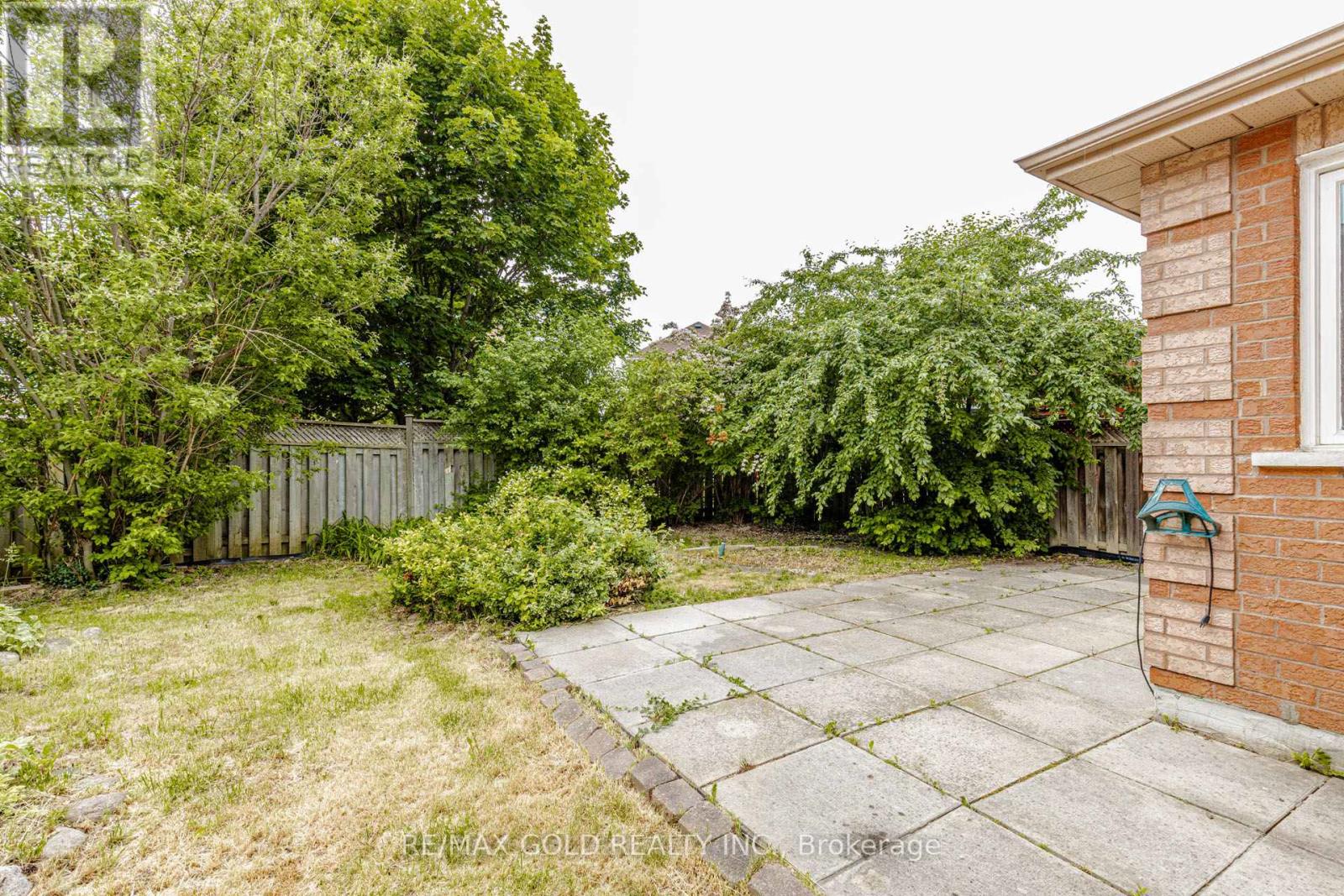 34 WHITE TAIL CRESCENT - 23