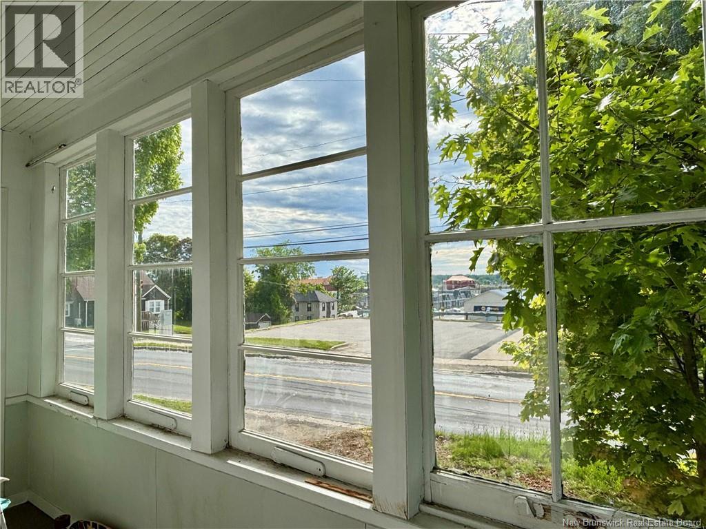 519 King George Hwy - 10