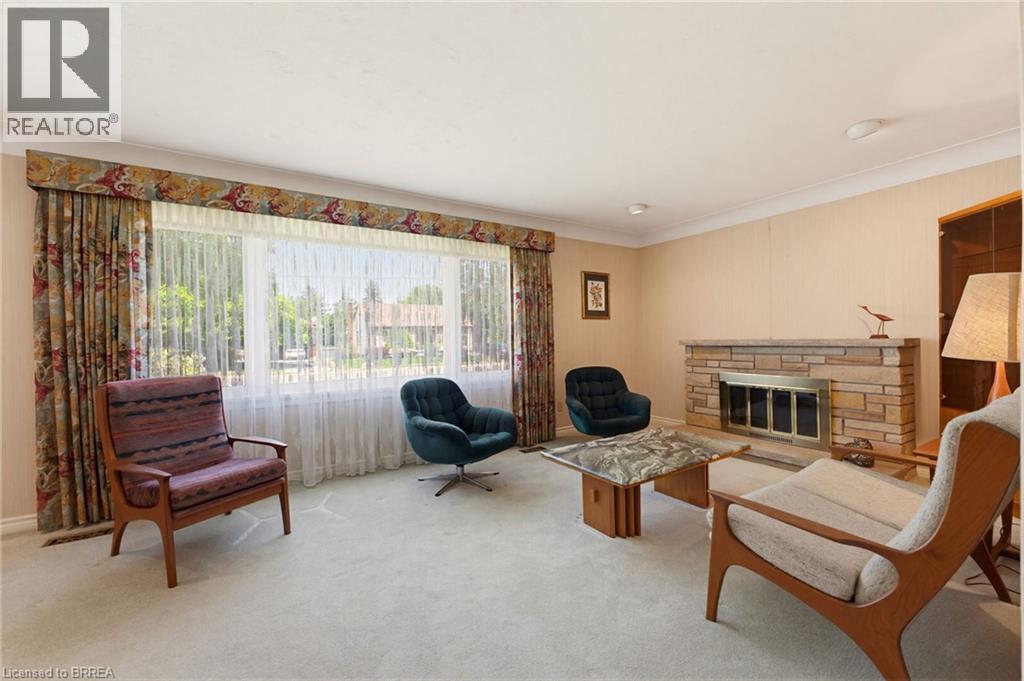 22 DUNSDON Street - 10