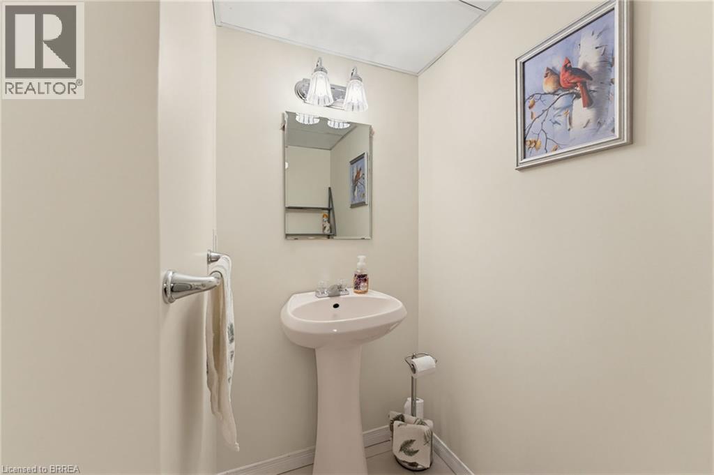 22 DUNSDON Street - 25