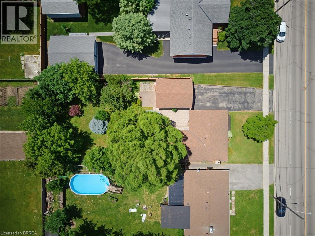 22 DUNSDON Street - 36