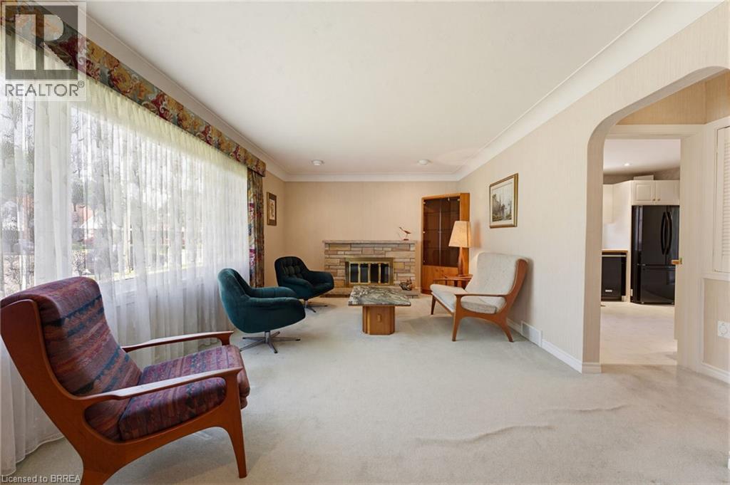 22 DUNSDON Street - 8