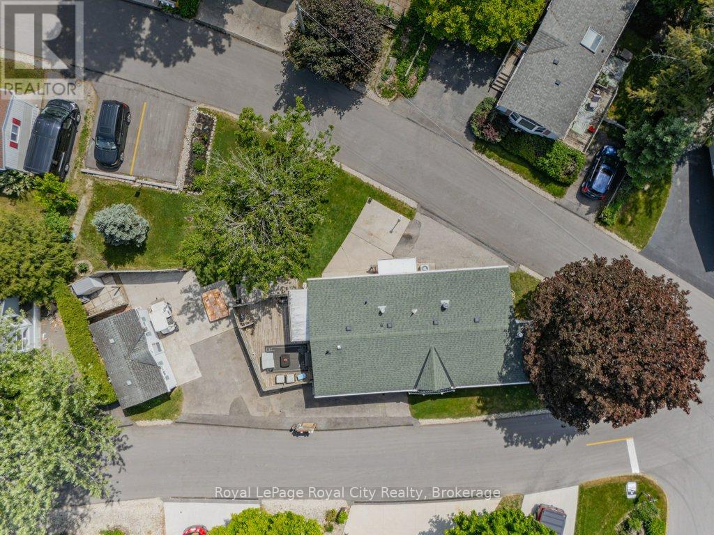 1 PINE LANE - 35